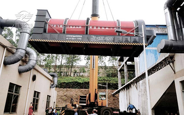 果渣烘干機(jī)吊裝現(xiàn)場(chǎng) 果渣烘干機(jī)吊裝現(xiàn)場(chǎng)